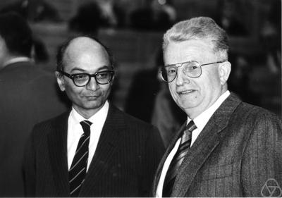 Raghavan Narasimhan, Reinhold Remmert