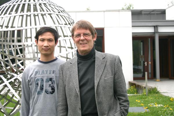 Hong Duc Nguyen, Gert-Martin Greuel