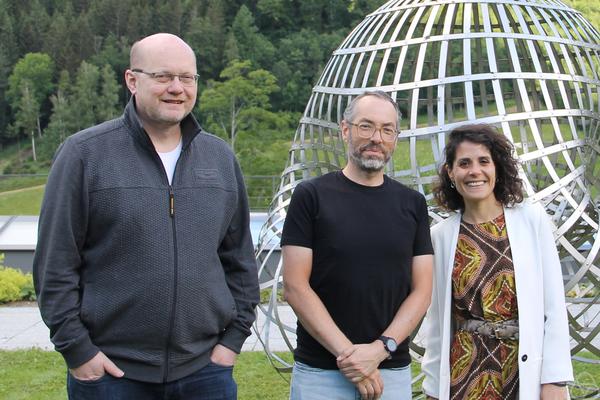 Burkhard Wilking, André A. Neves, Eleonora Di Nezza